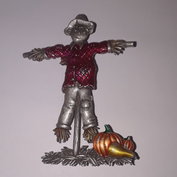 JJ scarecrow  signed  brooch - Picture 2 of 5